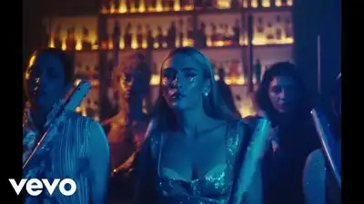 Скачать клип