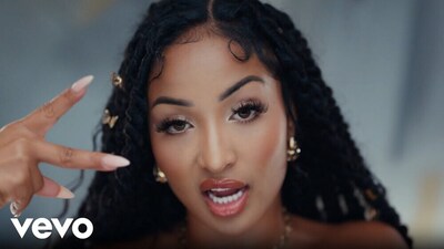 скачать клип Shenseea - Dating Szn