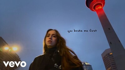 скачать клип Tate McRae - you broke me first