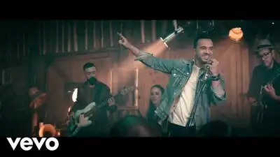 скачать клип Luis Fonsi - Sola