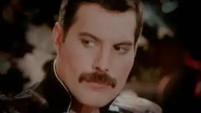 скачать клип Queen - Let Me in Your Heart Again