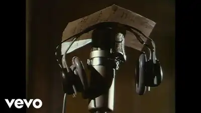 скачать клип The Beatles - Hey Bulldog