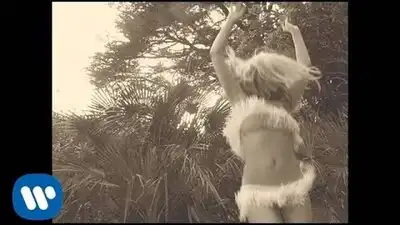 скачать клип Shaggy - Black and White