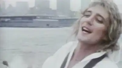 скачать клип Rod Stewart - Sailing