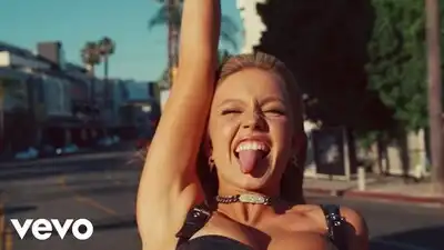 скачать клип The Rolling Stones - Angry