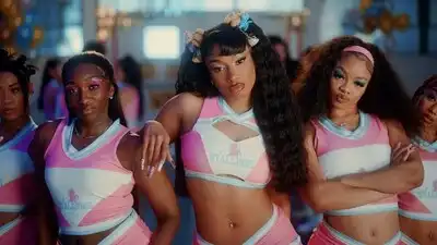 скачать клип Megan Thee Stallion - Roc Steady