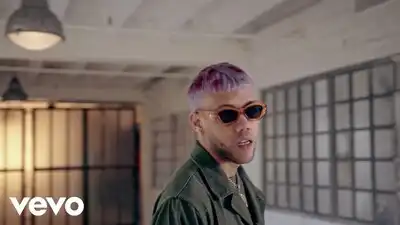 Скачать клип