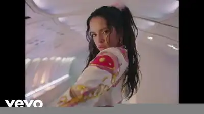 скачать клип J Balvin - Con altura