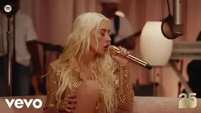 Скачать клип