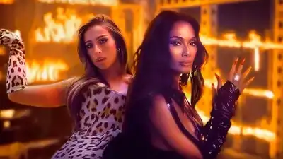 скачать клип Tate McRae ft. The Pussycat Dolls - Sports Car