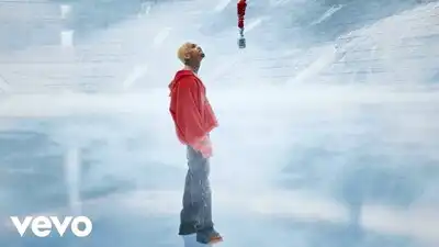 скачать клип Chris Brown - Residuals