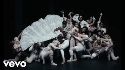 скачать клип Lady Gaga - Abracadabra