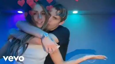 скачать клип Tate McRae - I know love