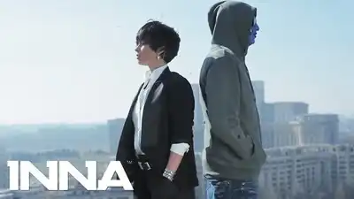 скачать клип Carlas Dreams feat. INNA - P.O.H.U.I.