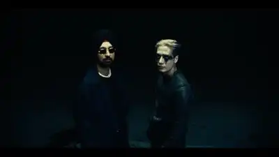 скачать клип Jackson Wang - BUCK