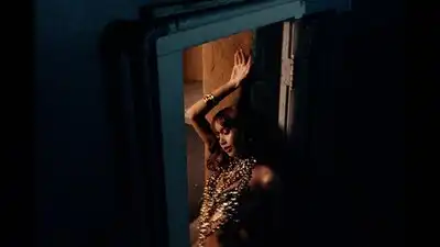 скачать клип LISA, Tyla - WHEN I AM WITH YOU