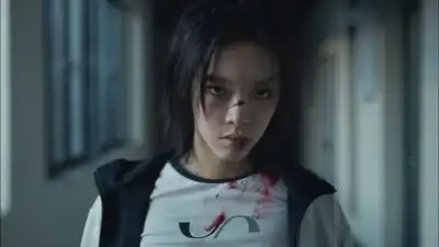 скачать клип Lexie Liu - MAGICIAN