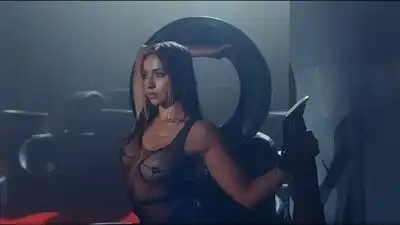 скачать клип Tate McRae - Just Keep Watching