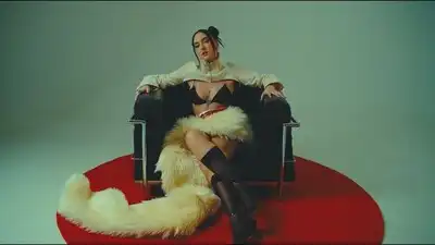 Скачать клип