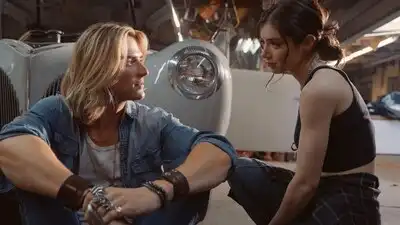 скачать клип VOILA - Caught It