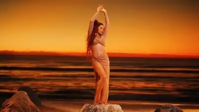 скачать клип LORA - Pentru Inimi Frante