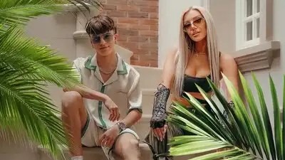 Скачать клип