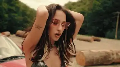 скачать клип Holy Molly - Talk To You Later