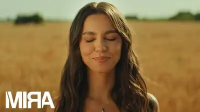 скачать клип MIRA - Cu Talpile Goale