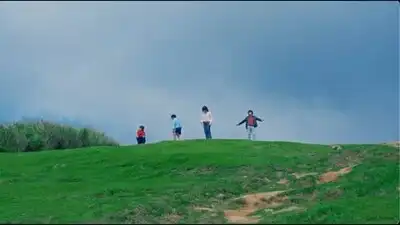 скачать клип IV OF SPADES - Aura