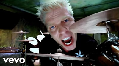 скачать клип The Offspring - The Kids Are Not Alright