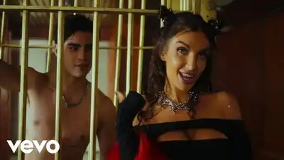 Скачать клип