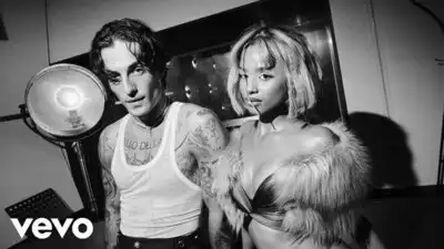 Скачать клип