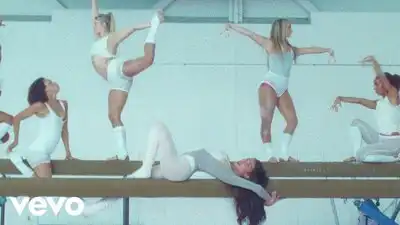 скачать клип Madison Beer - yes baby