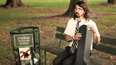 скачать клип Foo Fighters - Walk