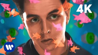 скачать клип Green Day - Basket Case