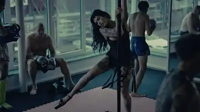 скачать клип Artemas - superstar