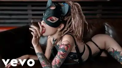 скачать клип KEAN DYSSO - WorkWorkWork