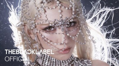 скачать клип JEON SOMI - CLOSER