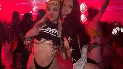 Скачать клип