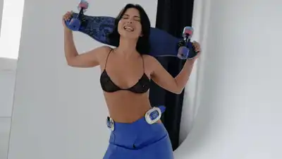 Скачать клип