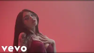 Скачать клип