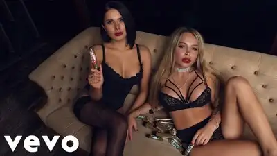 Скачать клип