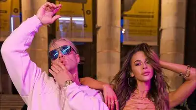 Скачать клип