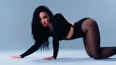 Скачать клип