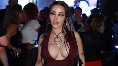 Скачать клип