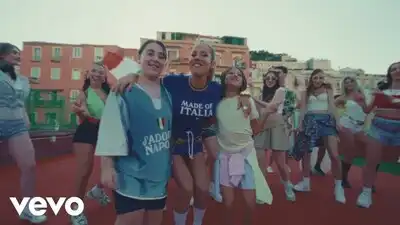 скачать клип Baby K - Tucamacarena