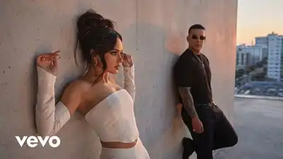 Daddy Yankee, Becky G - ME ENTERE