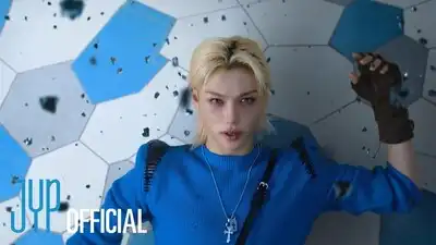 Скачать клип