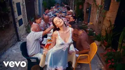 Скачать клип