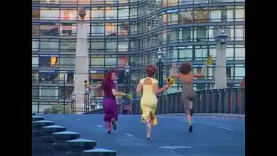 Скачать клип